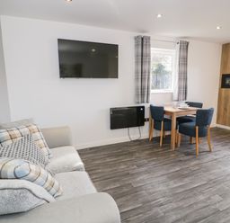 Property photo 5 of 33