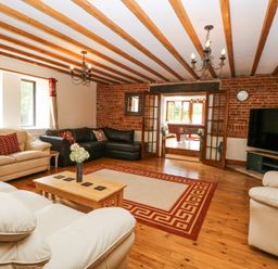 Property photo 5 of 44
