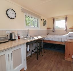 Property photo 3 of 32