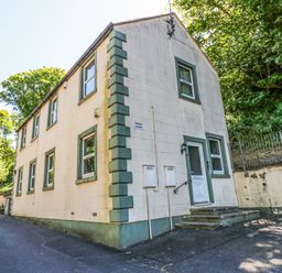 Property photo 2 of 28