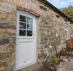 An outdoor view of Granary Cottage in Clarbeston Road