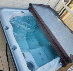 a hot tub with water and jets visible at Tattershall Lakes Country Park - Holiday Accommodation 21501 Tattershall