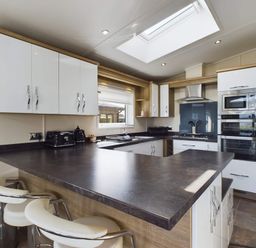Property photo 5 of 18