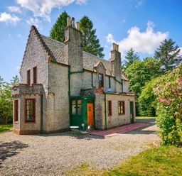 A house in a garden at West Lodge Kirriemuir