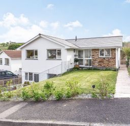A house with a garden and driveway at Orchard View in St. Austell