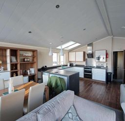 A living room and kitchen area at Dunoon 3Bed Lodge Sleeps 6 Pet Friendly Near Dunoon