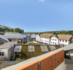 A view of houses and fields at Apartment Sleeps 4 with Balcony and Parking in Kingsbridge