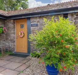 Property photo 2 of 33