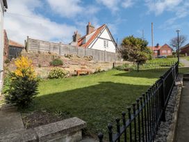 Sunshine Cottage - North Yorkshire (incl. Whitby) - 1003472 - thumbnail photo 21