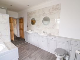 Southrepps Lodge - Norfolk - 1004107 - thumbnail photo 46