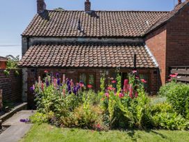 The Cottage - North Yorkshire (incl. Whitby) - 1005042 - thumbnail photo 15