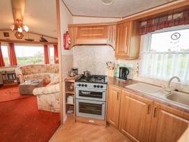 Alken Caravan - Antrim - 1008111 - thumbnail photo 9