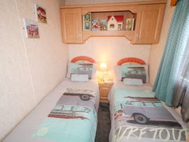 Alken Caravan - Antrim - 1008111 - thumbnail photo 12