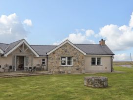 4 bedroom Cottage for rent in Pentraeth