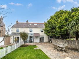 5 bedroom Cottage for rent in Llandudno