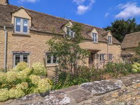 4 bedroom Cottage for rent in Burford