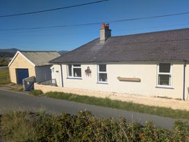 4 bedroom Cottage for rent in Fairbourne