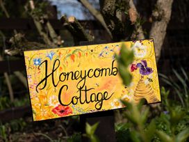 Honeycomb Cottage - North Yorkshire (incl. Whitby) - 1015788 - thumbnail photo 11