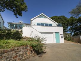 6 bedroom Cottage for rent in Abersoch