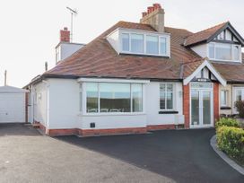 4 bedroom Cottage for rent in Rhos-on-Sea