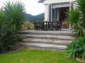 Mistry Hideout  - Lakes Resort Pauanui Home -  - 1027934 - thumbnail photo 18