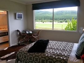Mistry Hideout  - Lakes Resort Pauanui Home -  - 1027934 - thumbnail photo 9