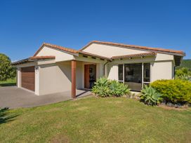 Mistry Hideout  - Lakes Resort Pauanui Home -  - 1027934 - thumbnail photo 17