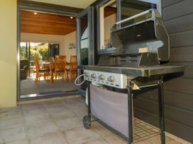 View from the Top - Whitianga Holiday Home -  - 1027989 - thumbnail photo 13
