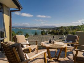View from the Top - Whitianga Holiday Home -  - 1027989 - thumbnail photo 12