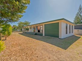 Oyster Bliss - Cooks Beach Holiday Home -  - 1028175 - thumbnail photo 2