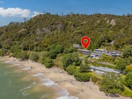 The Retreat - Front Beach Bach -  - 1028329 - thumbnail photo 51