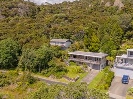 The Retreat - Front Beach Bach -  - 1028329 - thumbnail photo 54