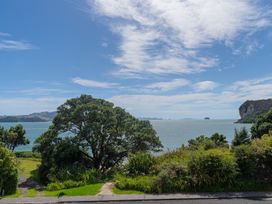 The Retreat - Front Beach Bach -  - 1028329 - thumbnail photo 52