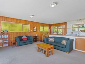 The Retreat - Front Beach Bach -  - 1028329 - thumbnail photo 16