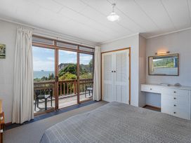 The Retreat - Front Beach Bach -  - 1028329 - thumbnail photo 26