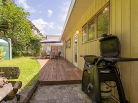The Retreat - Front Beach Bach -  - 1028329 - thumbnail photo 41