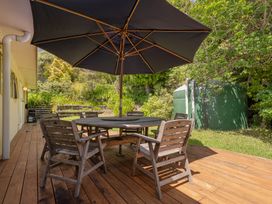 The Retreat - Front Beach Bach -  - 1028329 - thumbnail photo 43