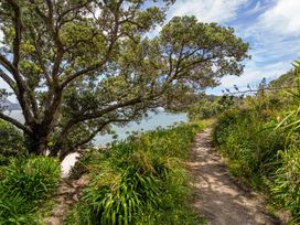 The Retreat - Front Beach Bach -  - 1028329 - thumbnail photo 48