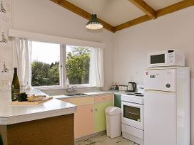 Lakeview Cottage - Rainbow Point Holiday Home -  - 1028398 - thumbnail photo 11
