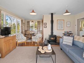 Te Kopua - Acacia Bay Holiday Home -  - 1028423 - thumbnail photo 4