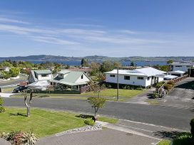Golders Heights - Taupo Holiday Home -  - 1028426 - thumbnail photo 17