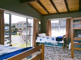 Golders Heights - Taupo Holiday Home -  - 1028426 - thumbnail photo 11