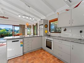 Ruatotara - Pukawa Holiday Home -  - 1028456 - thumbnail photo 6