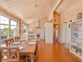 Kowhai Retreat - Matarangi Holiday Home -  - 1028518 - thumbnail photo 9