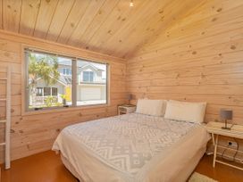 Kowhai Retreat - Matarangi Holiday Home -  - 1028518 - thumbnail photo 13