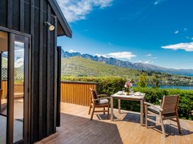 Fantail on Goldleaf - Queenstown Holiday Home -  - 1028755 - thumbnail photo 3