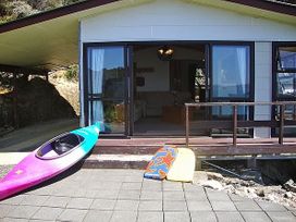 Shakespeare Cottage - Front Beach Cottage -  - 1028912 - thumbnail photo 21