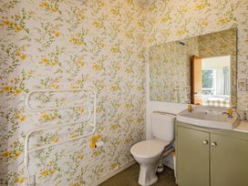 Moeroa - Wharewaka Holiday Home -  - 1028930 - thumbnail photo 28