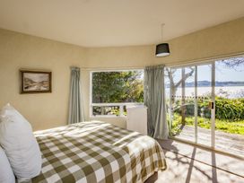 Moeroa - Wharewaka Holiday Home -  - 1028930 - thumbnail photo 23