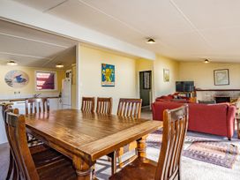 Moeroa - Wharewaka Holiday Home -  - 1028930 - thumbnail photo 12